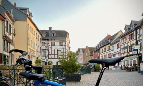 Wenn nicht nur der Weg das Ziel ist … Abendstimmung in Bad Münstereifel. Foto: Marcin Otulak