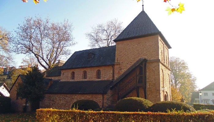 Alt St. Stephan liegt am Suitbert-Heimbach-Platz in Lindenthal. Foto: Katharina-Grünwald