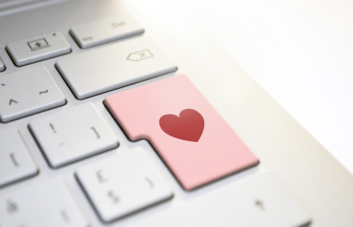 Die große Liebe online finden: Das Internet macht es Betrügern leicht. Foto: athree23 / pixabay